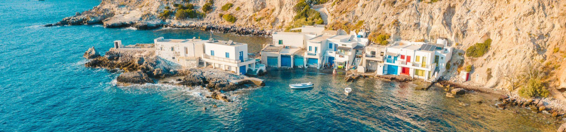 Treks dans les Cyclades : Voyages et randonnées organisées en 2026
