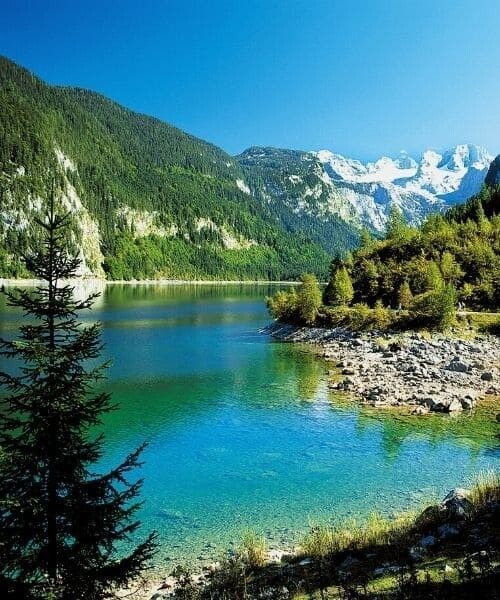 Lac de Gosau aux eaux turquoise avec le Dachstein en fond - Haute-Autriche - Autriche