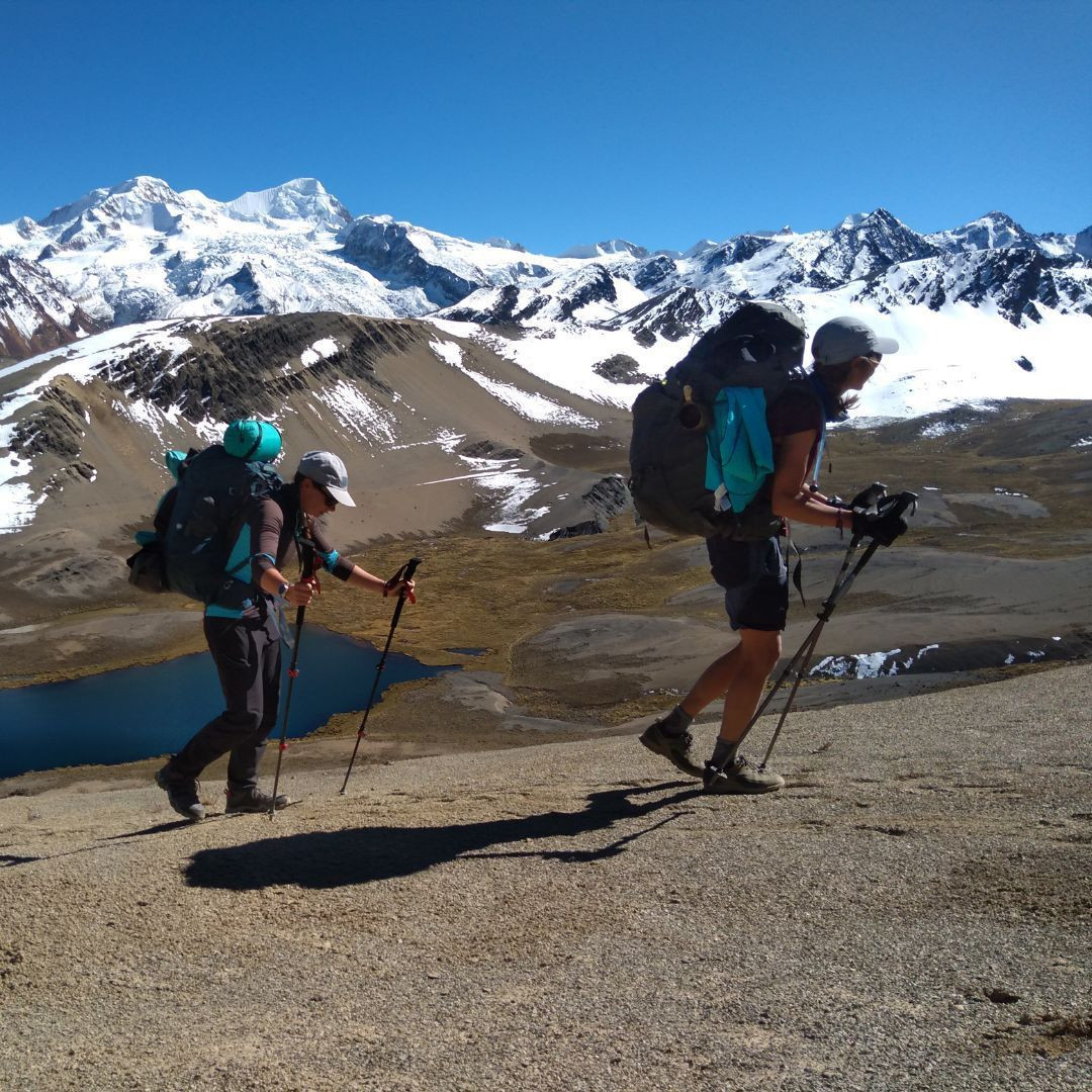 © Guillaume Lorimier Utilisation du GPS lors des trekking, hors des sentiers balisés, Bolivie © Guillaume Lorimier