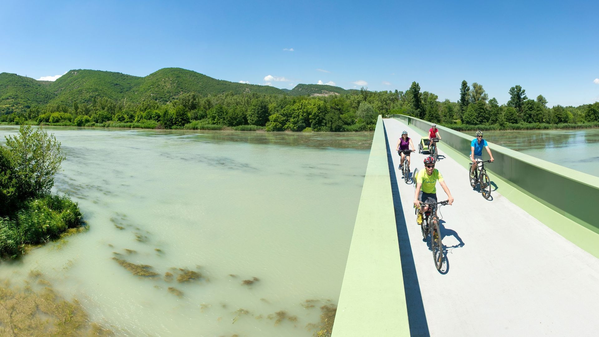 Piste cyclable de la ViaRhôna - Vallée du Rhône - France