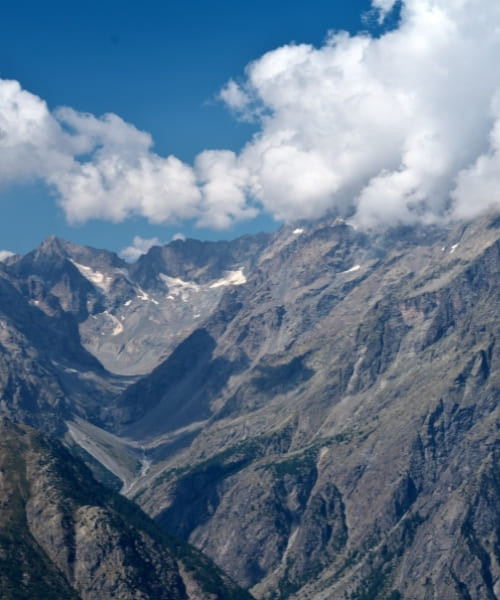 © Peter Goodair Vue sur le massif du Pelvoux depuis le col de Vallouise - Écrins - France
