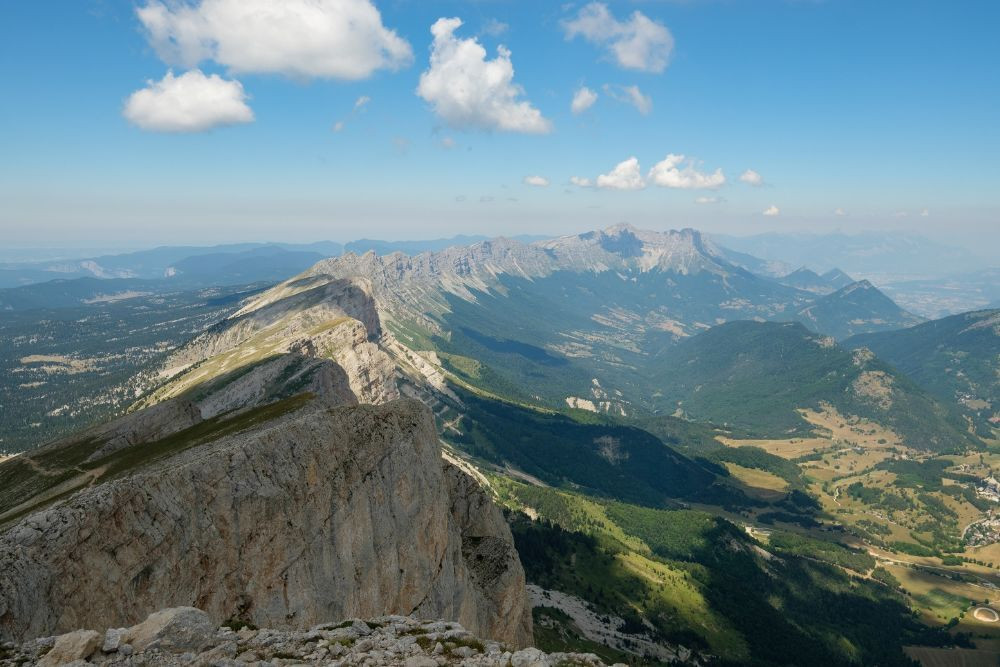 Vue panoramique sur les cretes du Vercors depuis le Grand Veymont © Timothé Bourdilleau