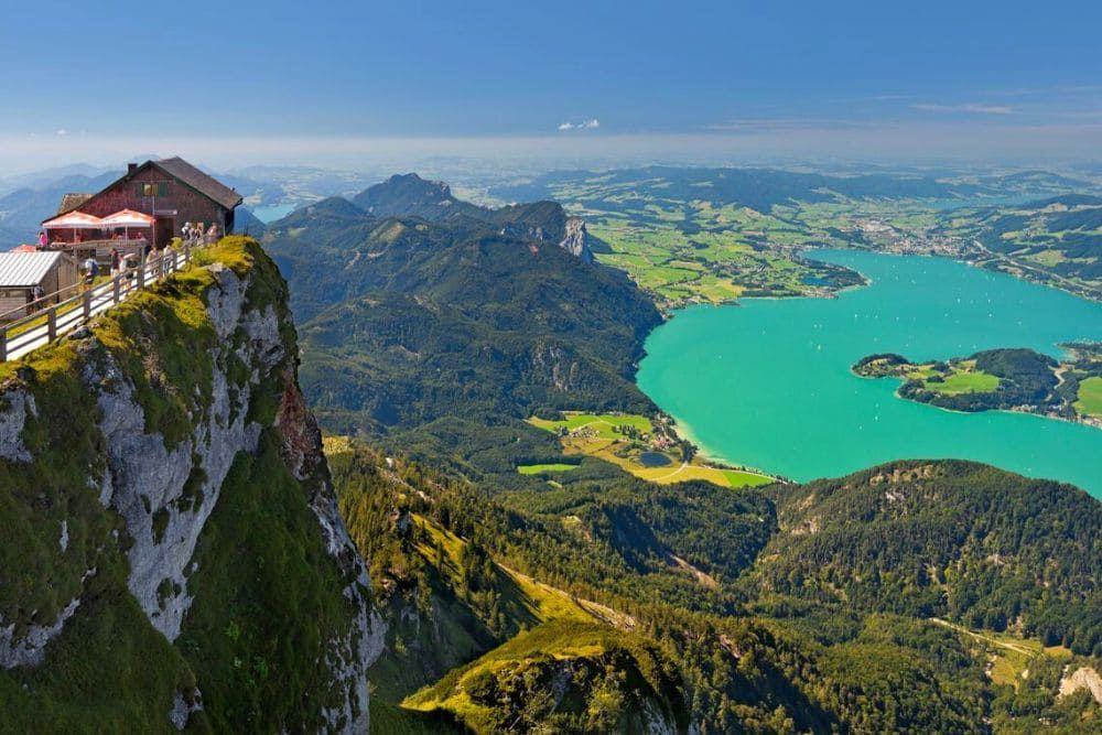 Vue sur le lac de Mondsee depuis le Schafberg