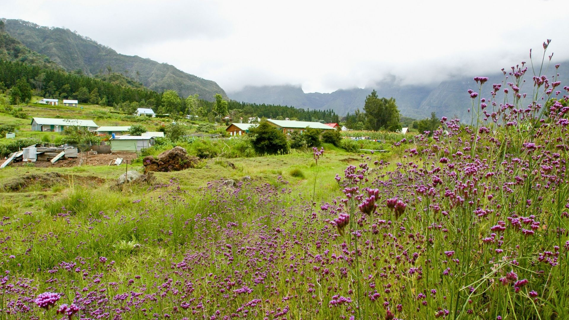 Village de la nouvelle mafate deux jours de rando