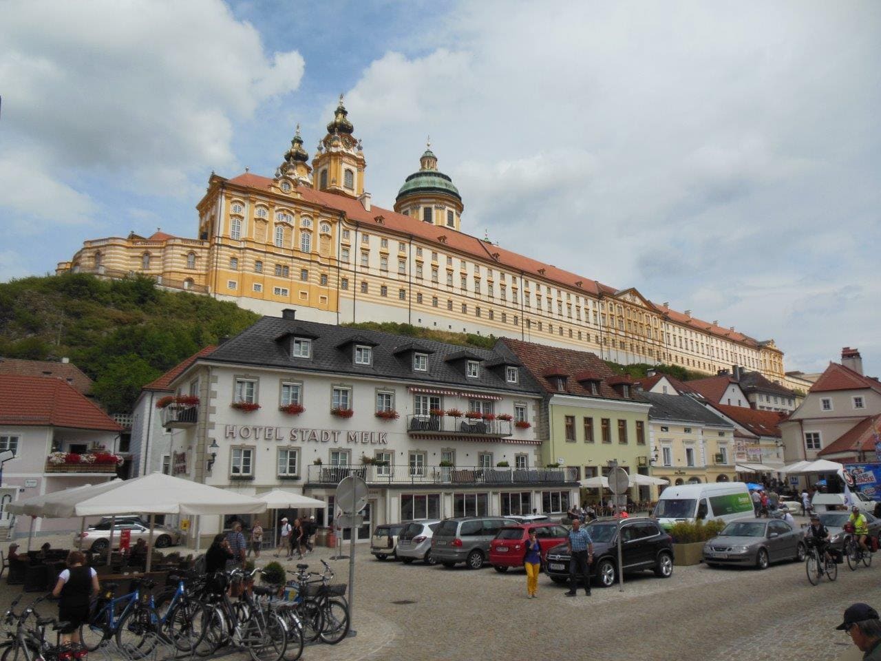 Au pied de l'abbaye de Melk