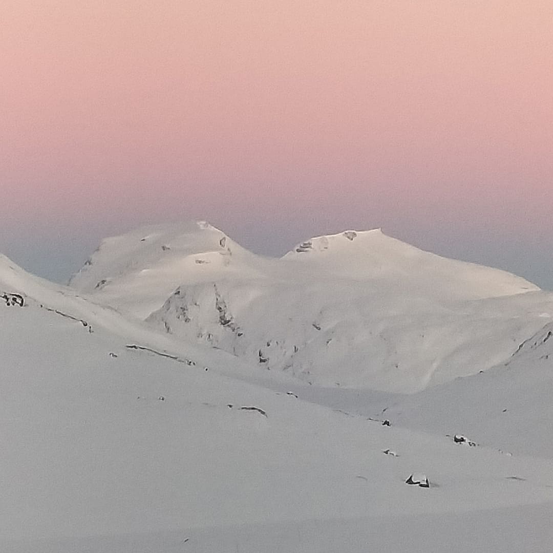 Lever de soleil sur les montagnes norvégiennes © Raphaelle Mollard