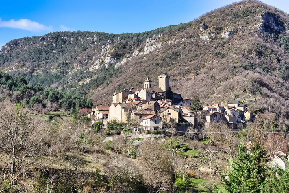 Le village de Peyreleau, depuis Le Rozier © Claire Durot