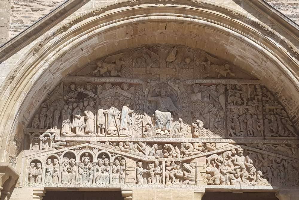 Conques, le tympan du Jugement Dernier © Anne-Marie Billault