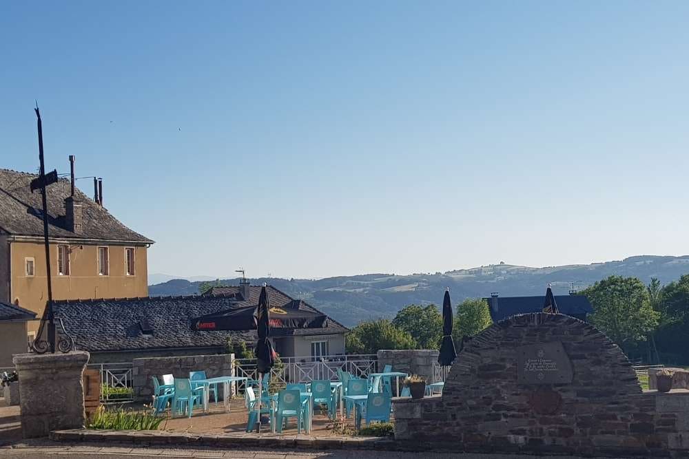 La terrasse de l’hôtel La Bastide d’Olt © Anne-Marie Billault