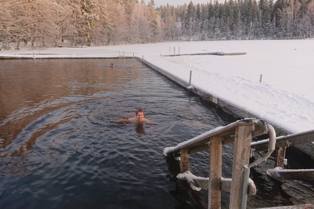 Baignade dans l'eau glacée