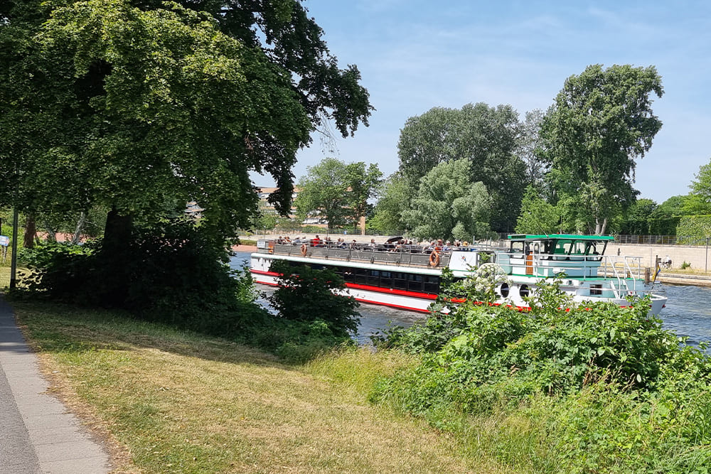 Au bord de la spree © Anne-Marie Billault