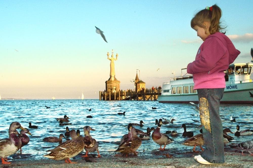 Enfant au lac de Constance © Radweg Reisen