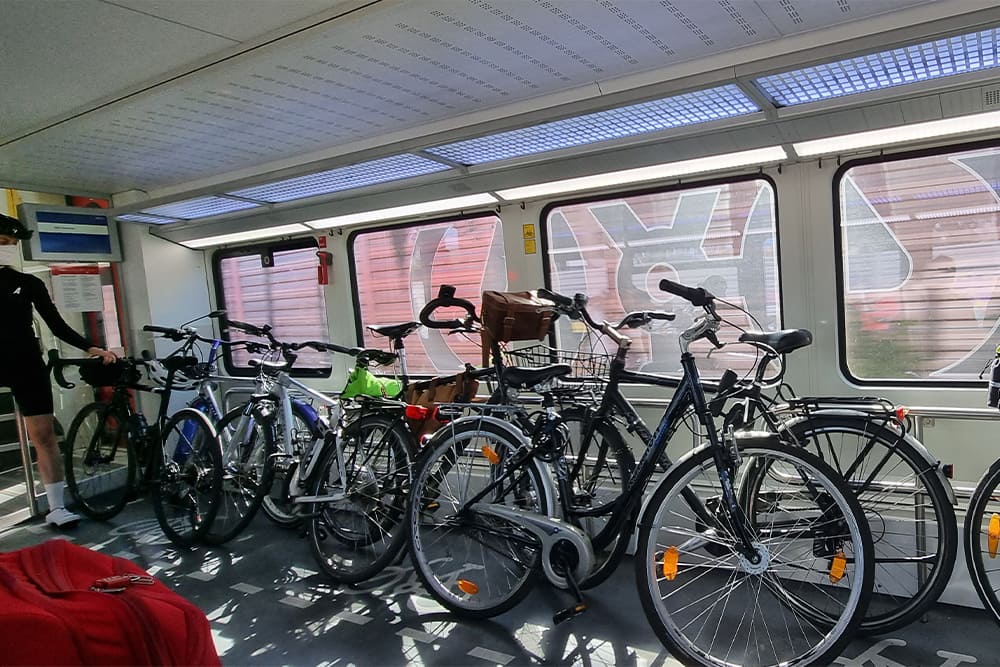 Il y a de la place pour les vélos dans les trains © Anne-Marie Billault