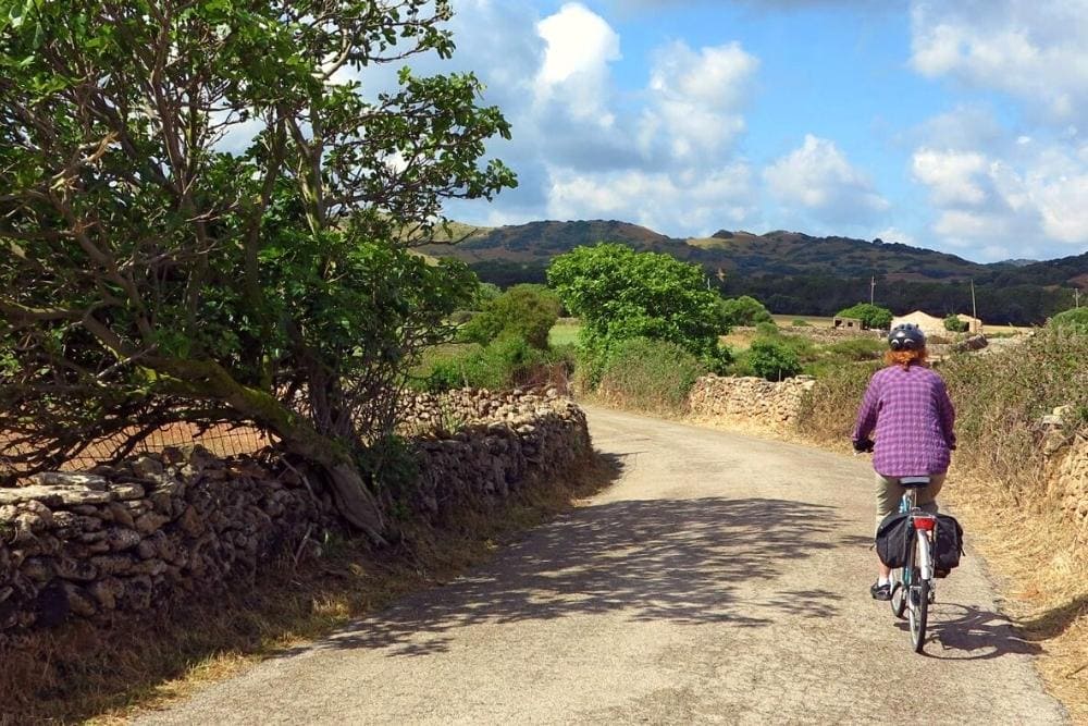 Cycliste sur l'île de Minorque © Jean-Pierre David