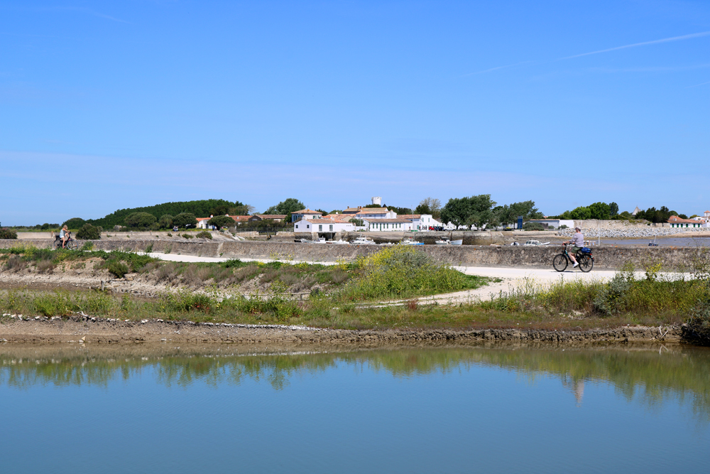 Arrivée sur le village de Loix © Florian Calvat