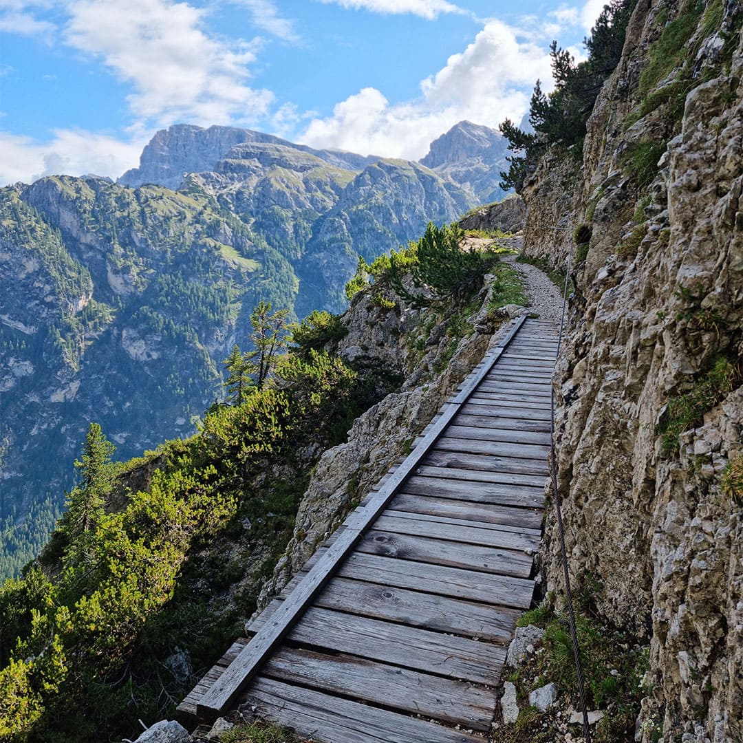 Balcon sécurisé en bordure de falaise