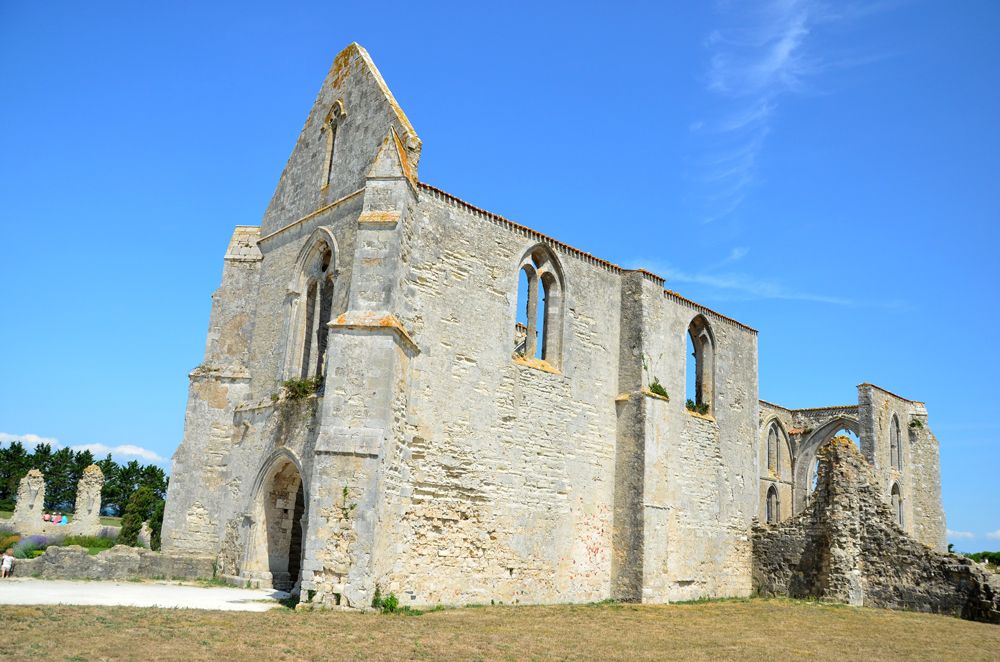 L'ancienne abbaye cistercienne des Châteliers