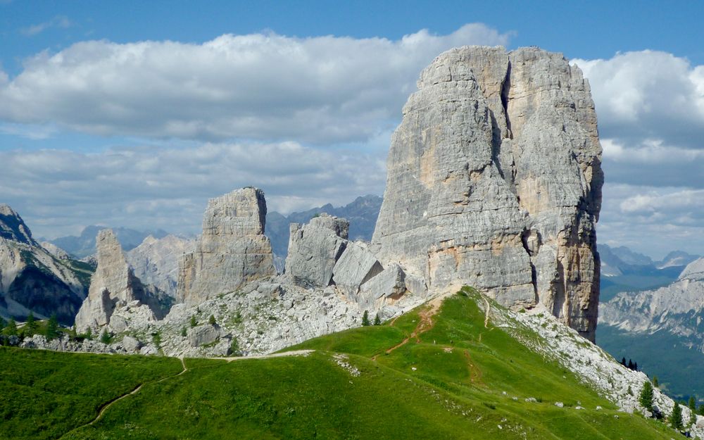 Les Cinque Torri dans les Dolomites