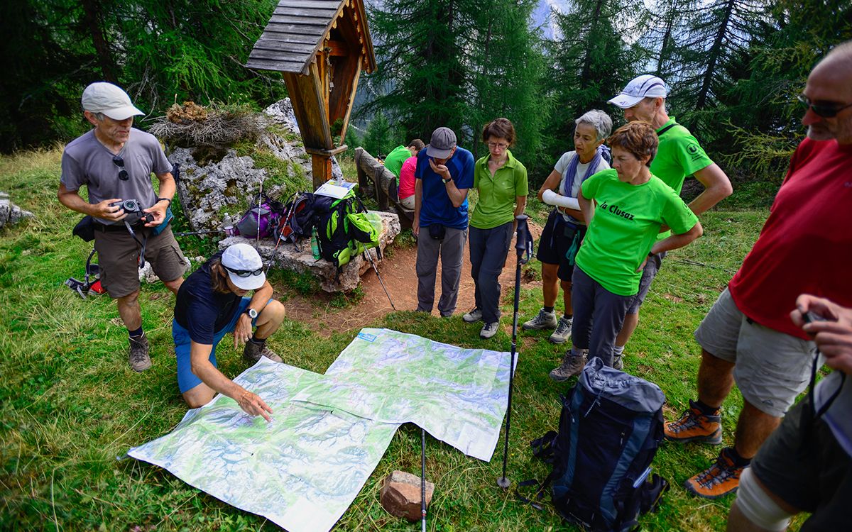 Lecture de carte sur le trek de Salzbourg à Vérone