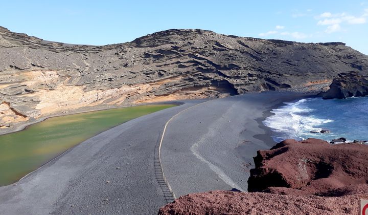 Plage d'El Golfo sur l'île de Lanzarote © Muriel Mondon Plage d'El Golfo sur l'île de Lanzarote