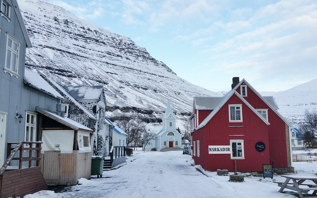 Village Seyðisfjörður en Islande © Rémi Trolais Village Seyðisfjörður en Islande