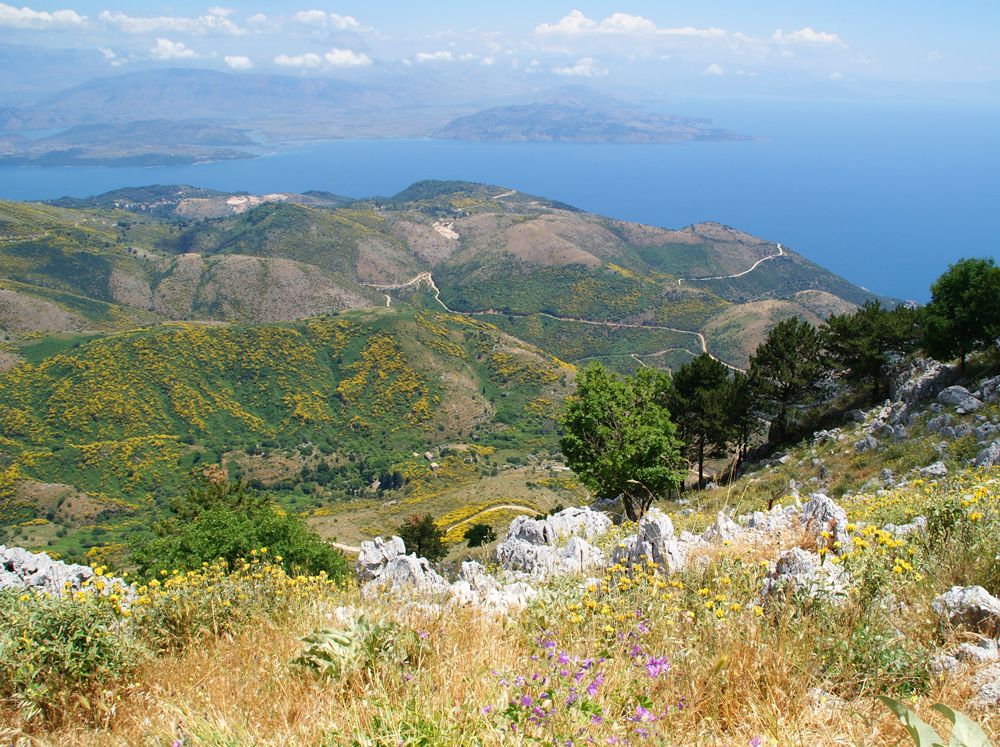 Vue depuis le mont Pantokrator