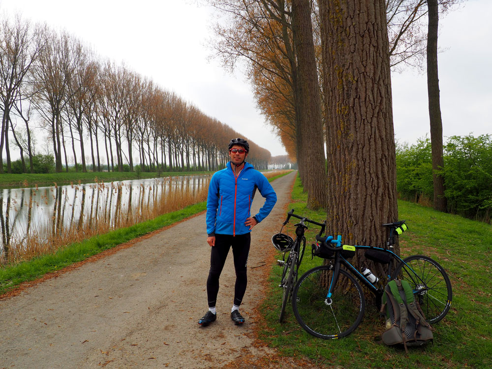 Canal de Damme à vélo en Belgique © David Praire