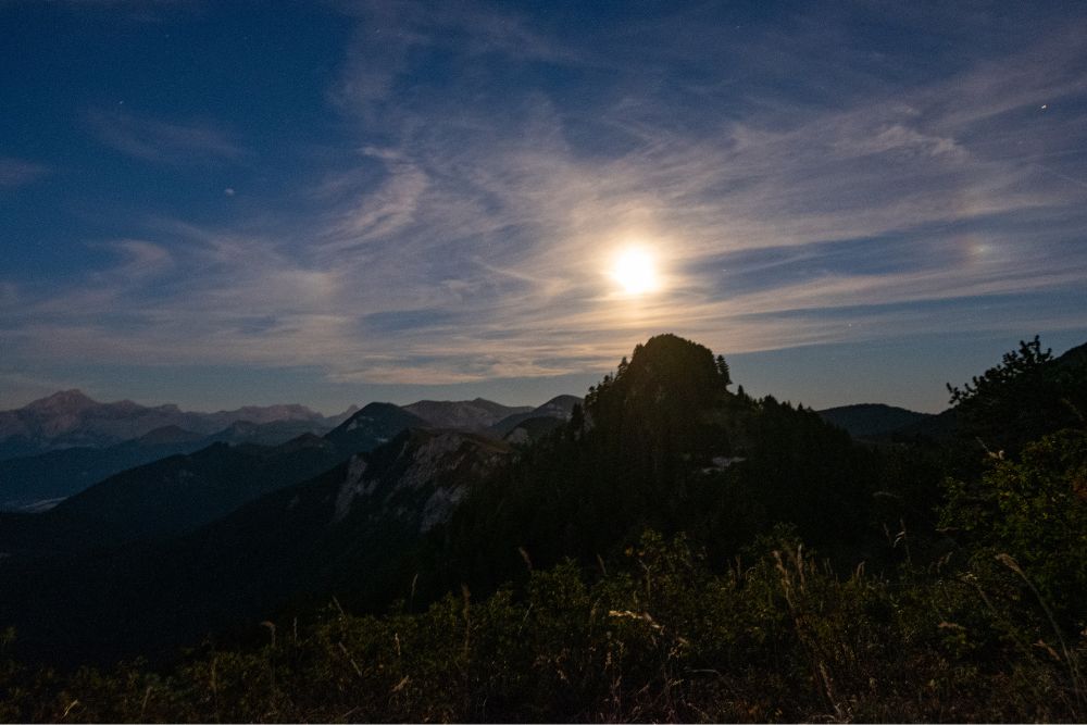 Formation d'un paraselene autour de la lune © Timothé Bourdilleau