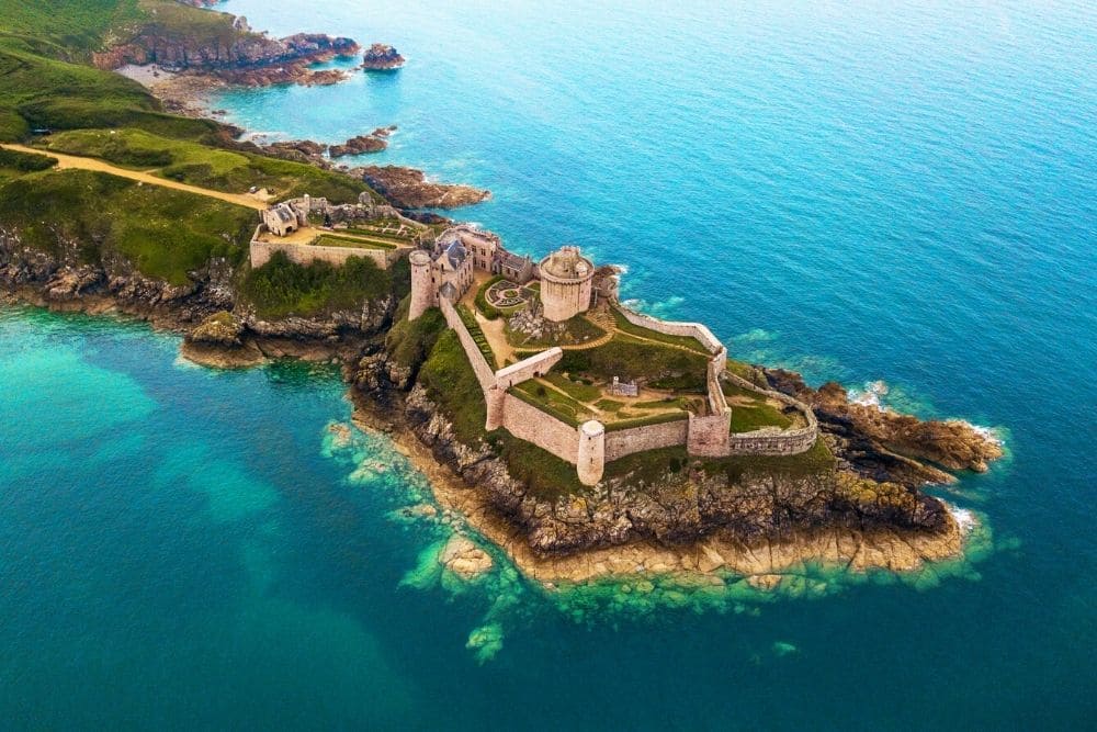 Fort-la-Latte sur la côte d'Emeraude