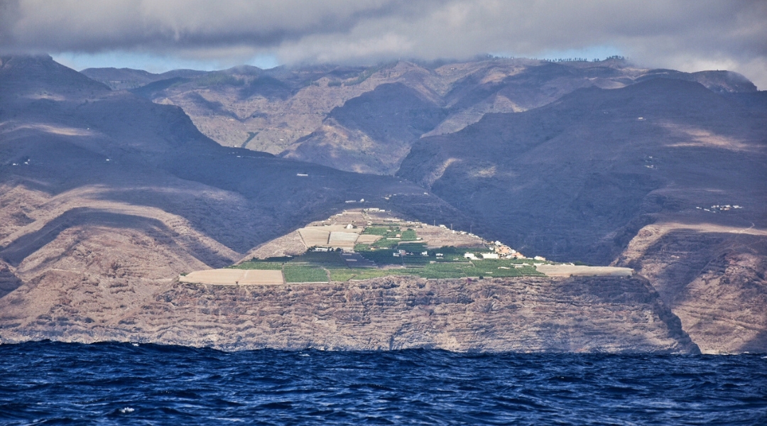 La côte de la Gomera vue depuis l’océan