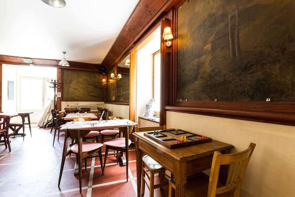 Vue extérieure de L'Auberge Buissonnière