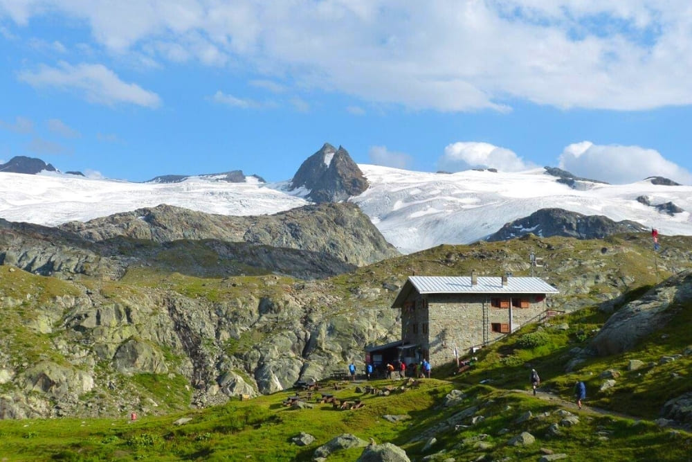 Refuge Albert Deffeyes au pied du glacier du Ruitor © Laurent Comte