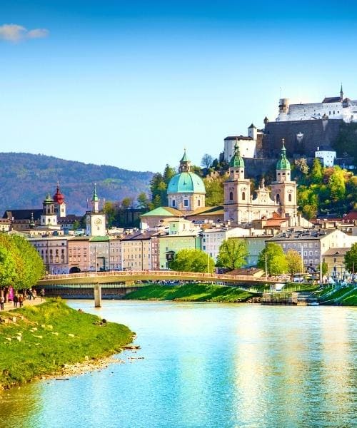 J1- Salzburg © Canva 