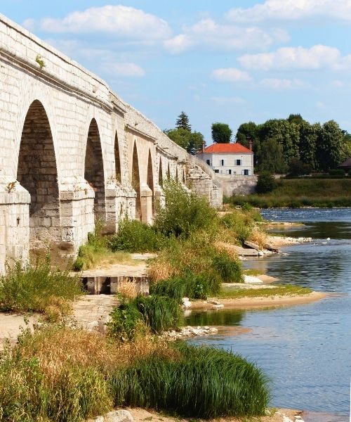 Pont de Beaugency © Adobe Stock