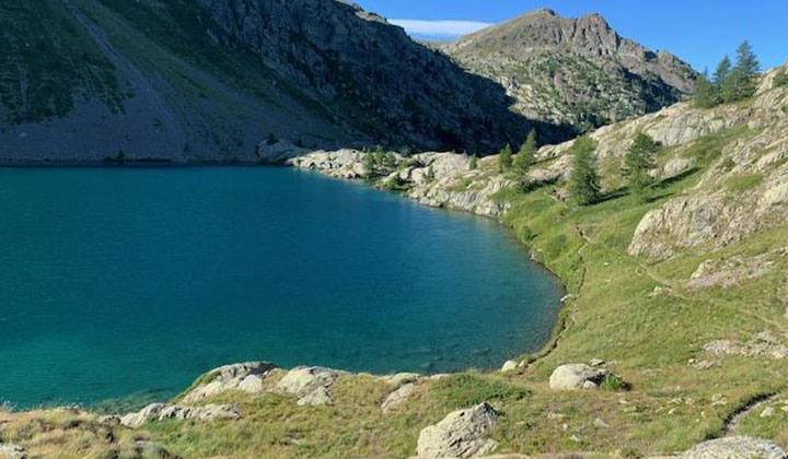 Lac sur le Grande Traversée des Alpes  © Didier Papion