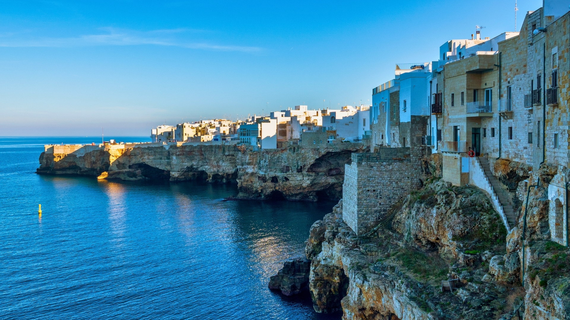 Les pouilles sans voiture Polignano article blog