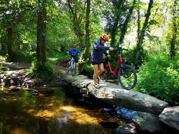 Passage d'une rivière sur l'Eurovélo 1