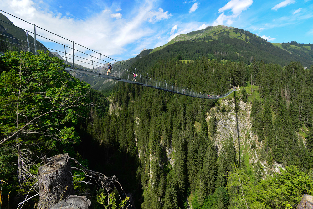 Sur le pont suspendu d’Holzgau © Jean-Marc Porte