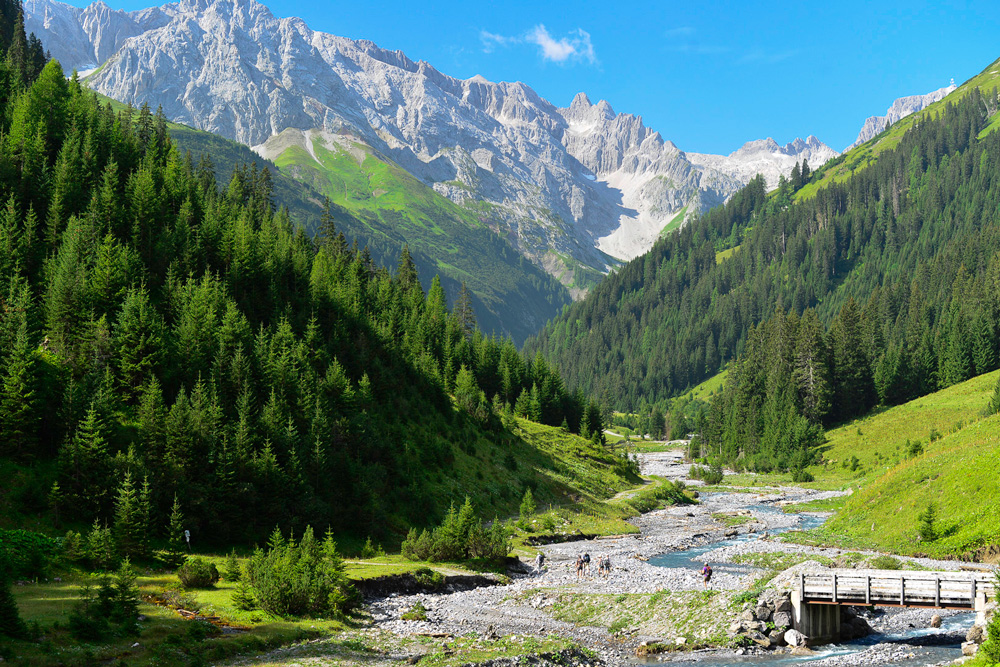 Randonnée dans la vallée de l’Almajurtal © Jean-Marc Porte