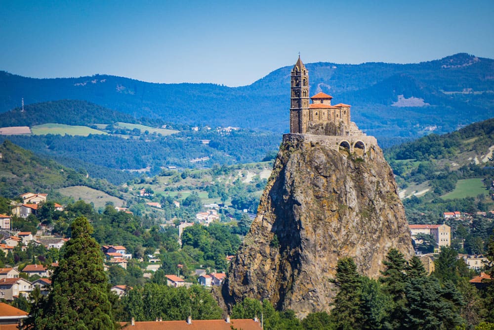 Rocher et abbaye de Saint Michel Aiguilhe ©AdobeStock - Pernelle voyage