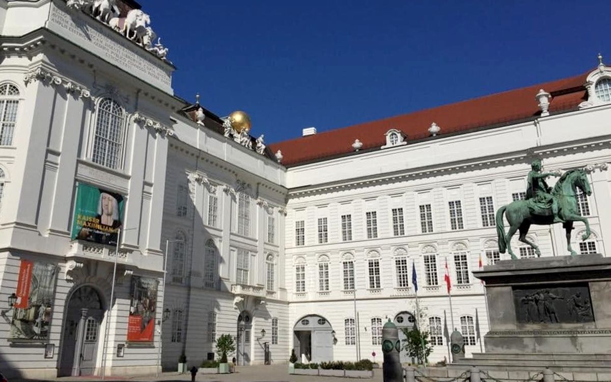 La Josefplatz et la bibliothèque nationale autrichienne