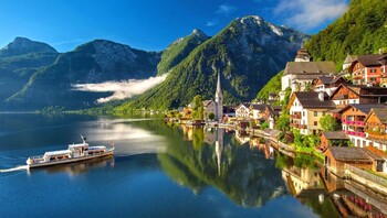 Panorama sur le lac d'Hallstatt en Autriche
