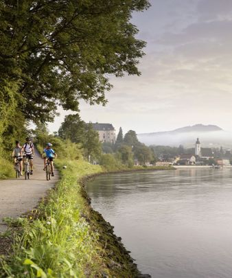 Cyclotouristes Danube grein Autriche © Peter Burgstaller