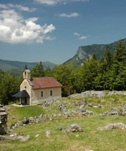 Village en ruine de Valchevrière © Calips - Wikipédia