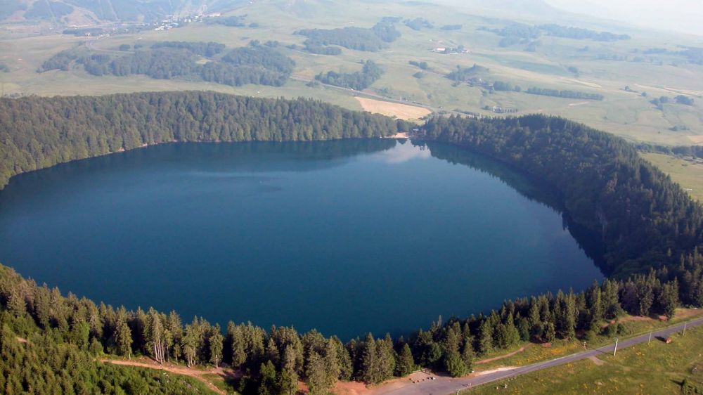 Image Randonnée en Auvergne entre lacs et volcans