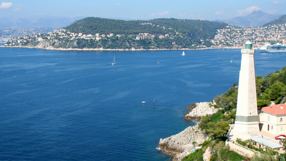 Image Réveillon à Menton : mer et balcons de la Côte d'Azur