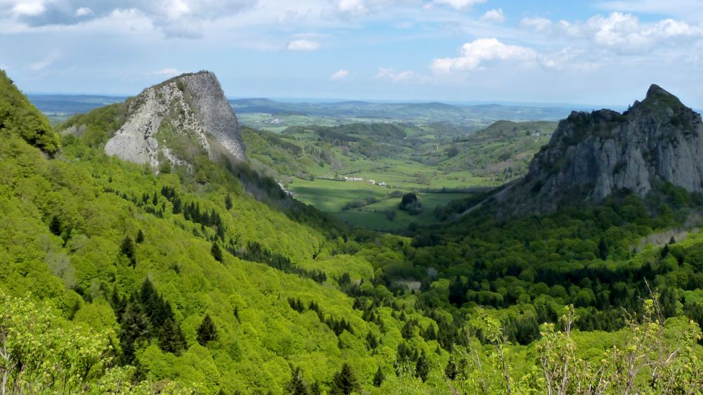 Image Randonnée en Auvergne entre lacs et volcans