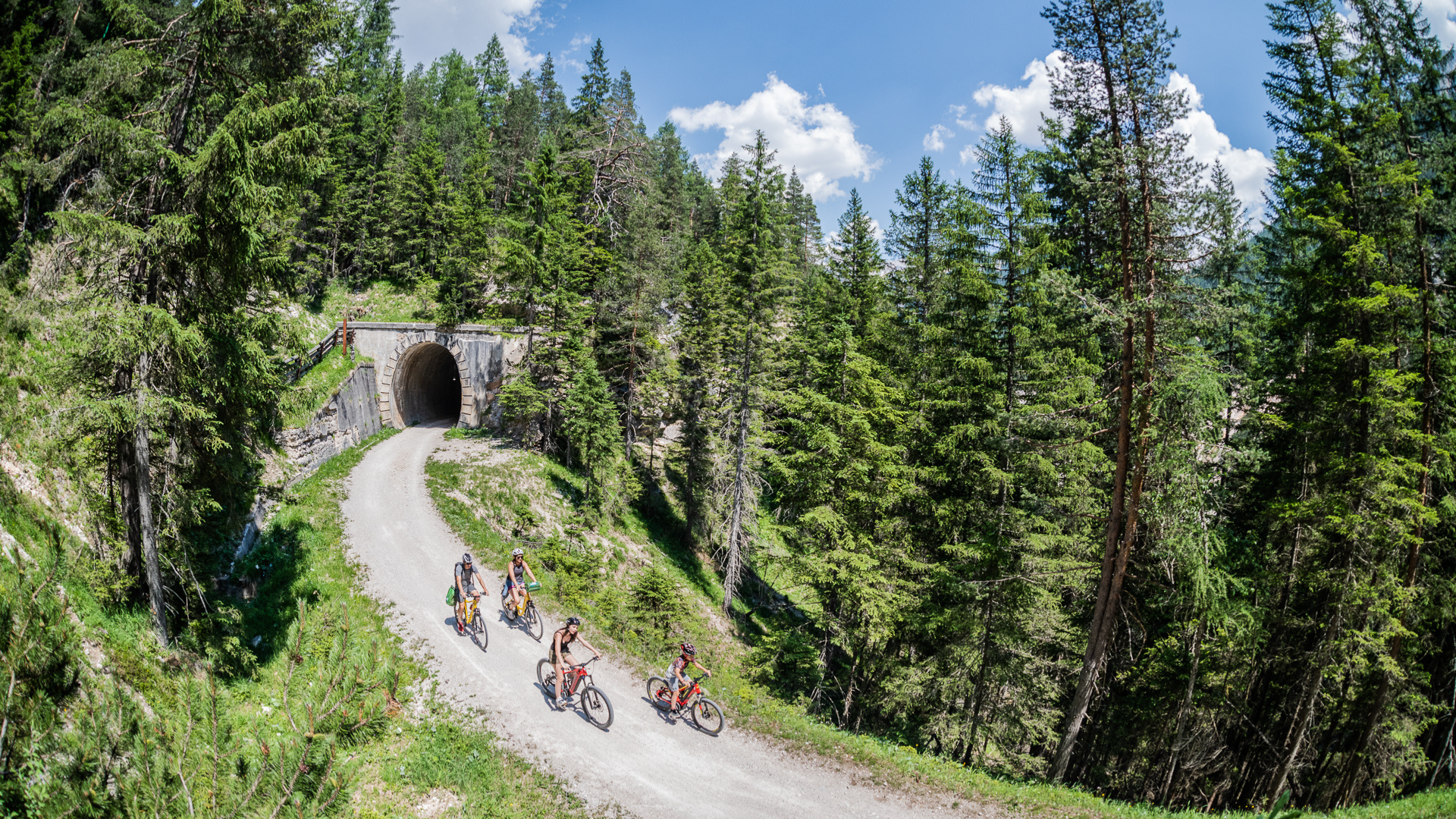 ITALV0017 Dolomites à vélo 
