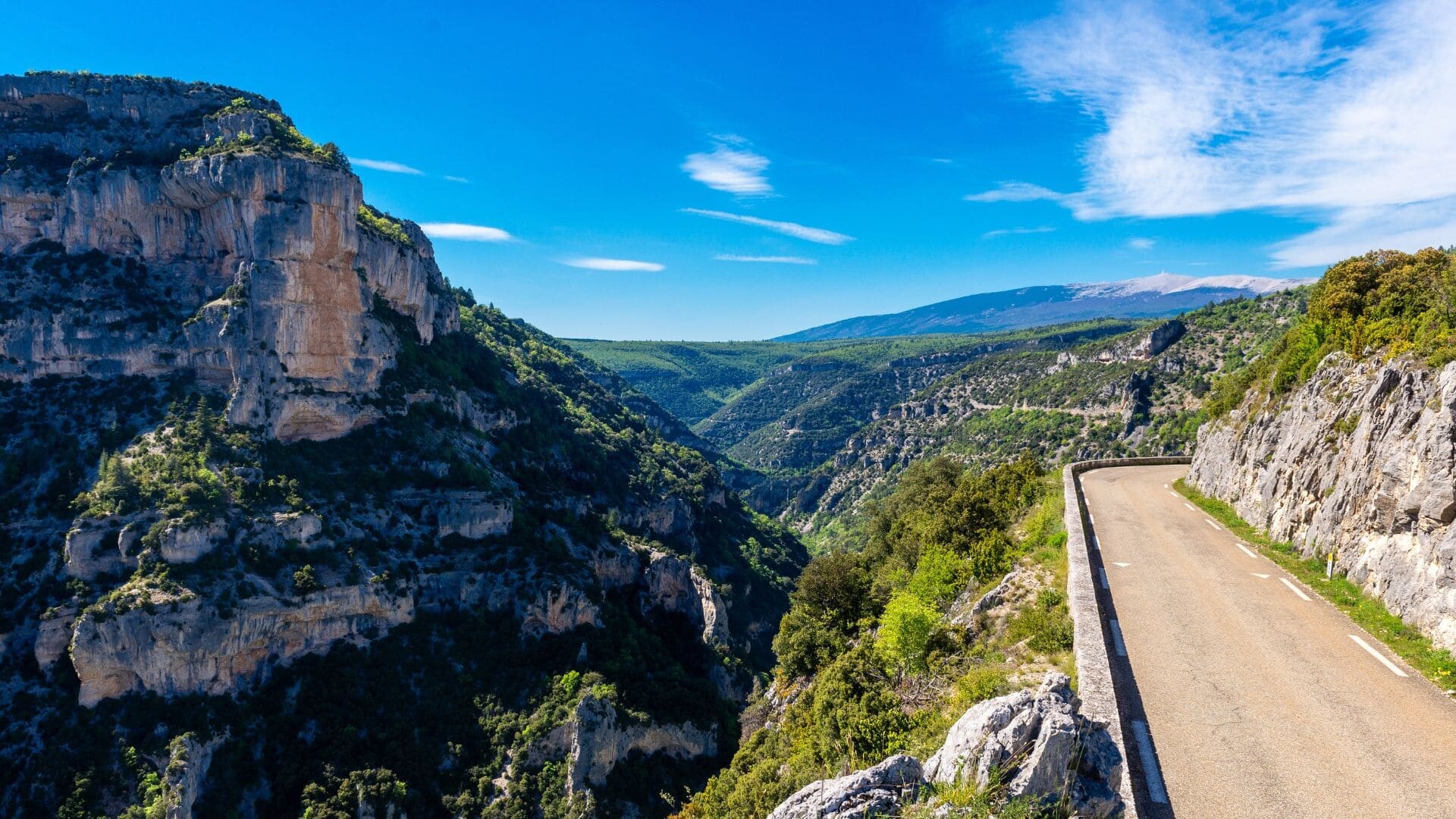Descente à vélo des gorges de la Nesque, Provence-Alpes-Côte-D'azur 