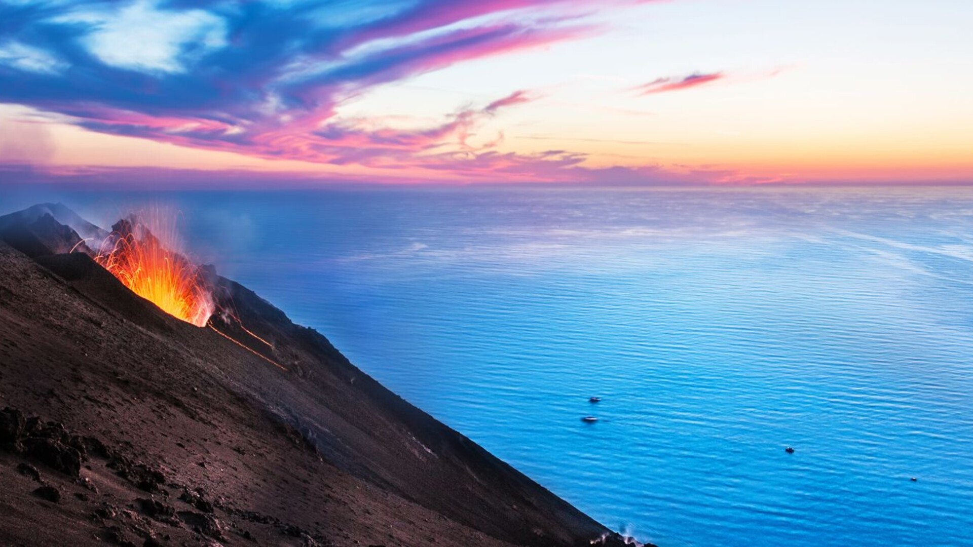 Éruption du volcan de l'île de Stromboli, Éoliennes